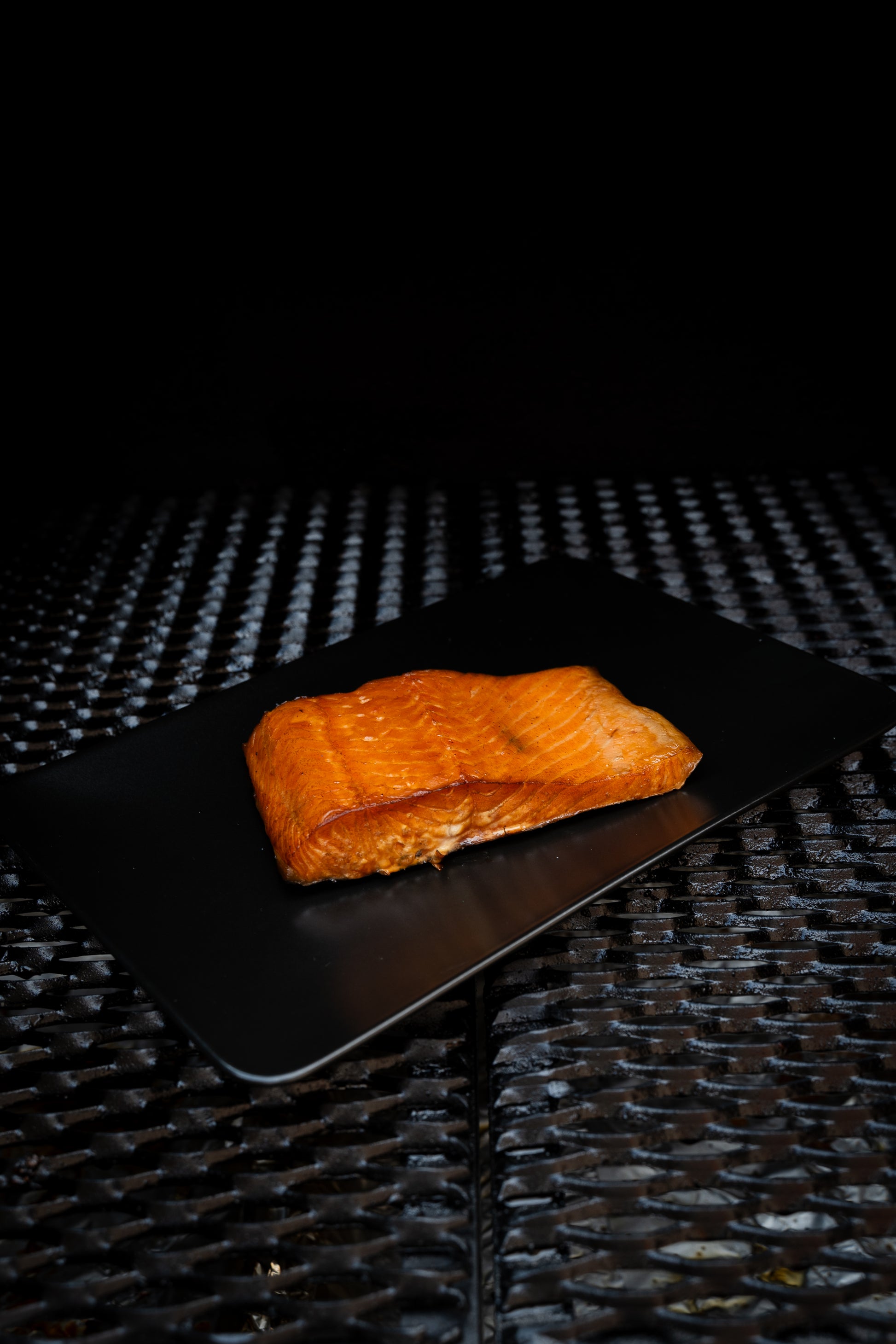 Trancio di salmone affumicato, affumicatura delicata 