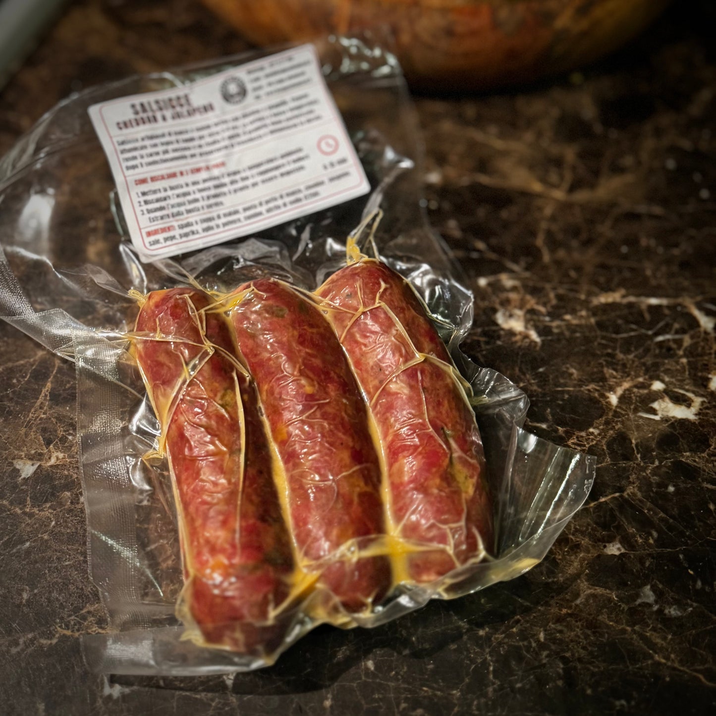 Tre salsicce Jalapeño & Cheddar  affumicate con legna di faggio confezionate